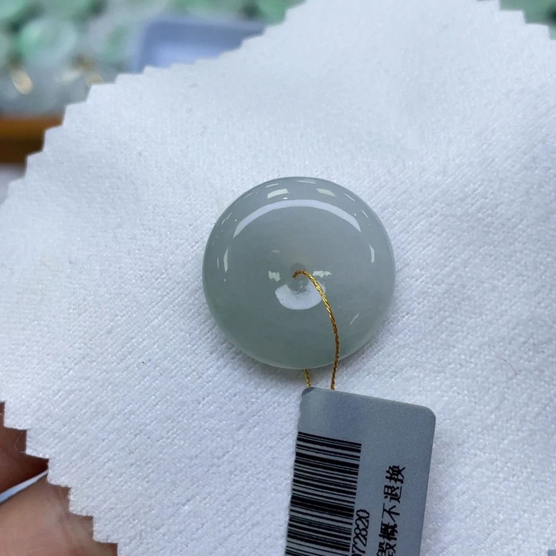 颈饰未镶嵌翡翠平安扣