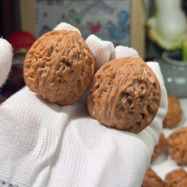 文玩核桃把件爱心