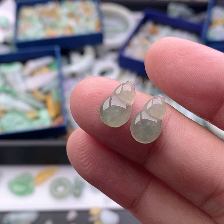 百***侯翡翠未镶嵌吊坠(不含链)
