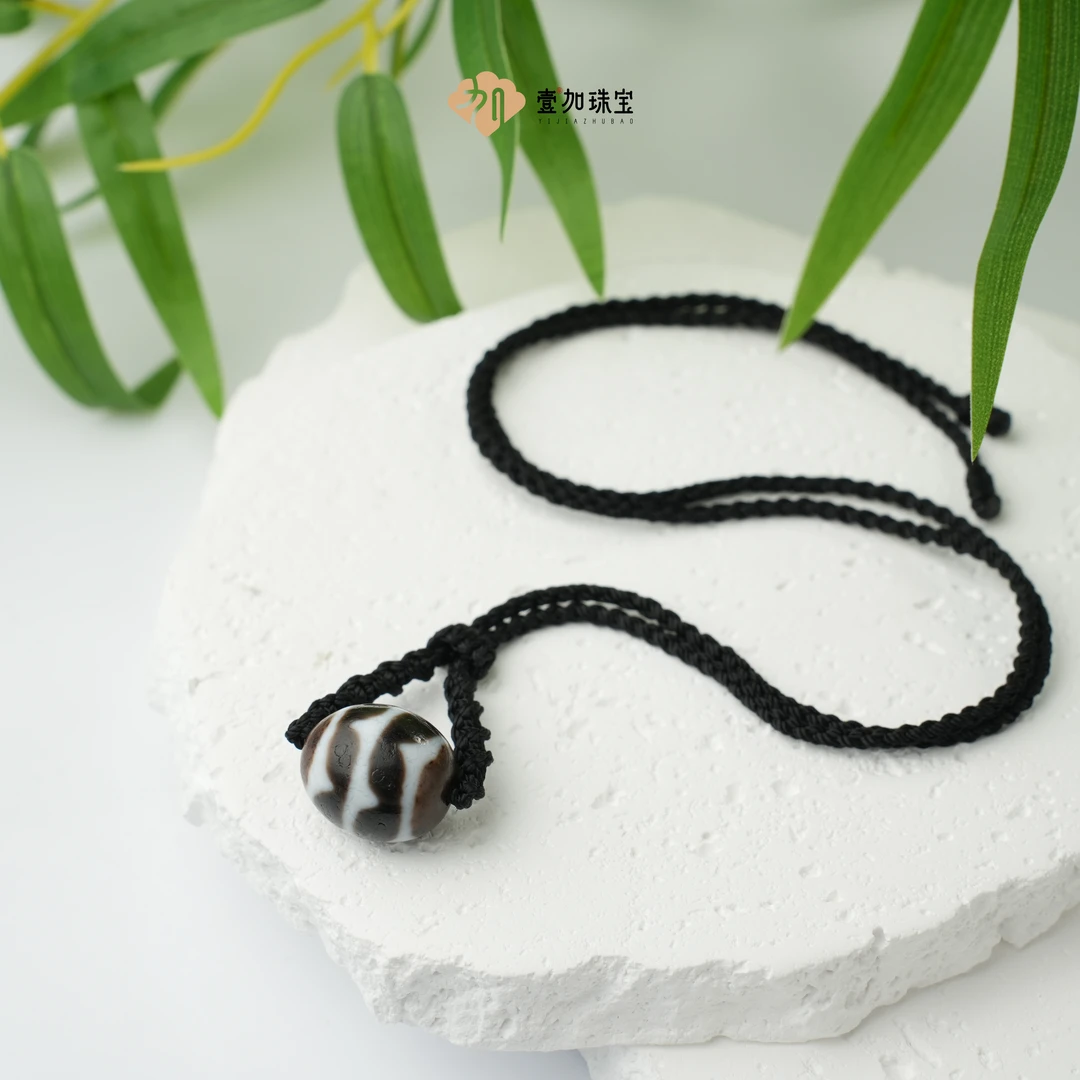 壹加田田 | 上肯双牙牙锁骨链