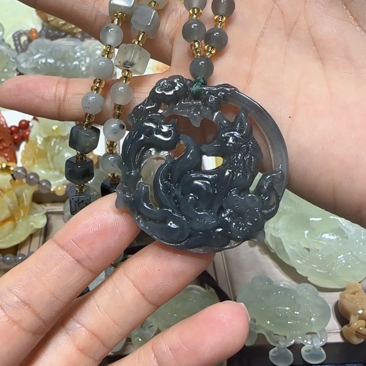 蛇纹石玉吊坠未镶嵌