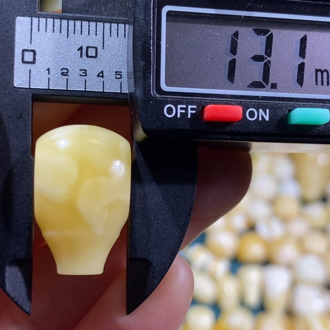 蜜蜡裸石未镶嵌配饰