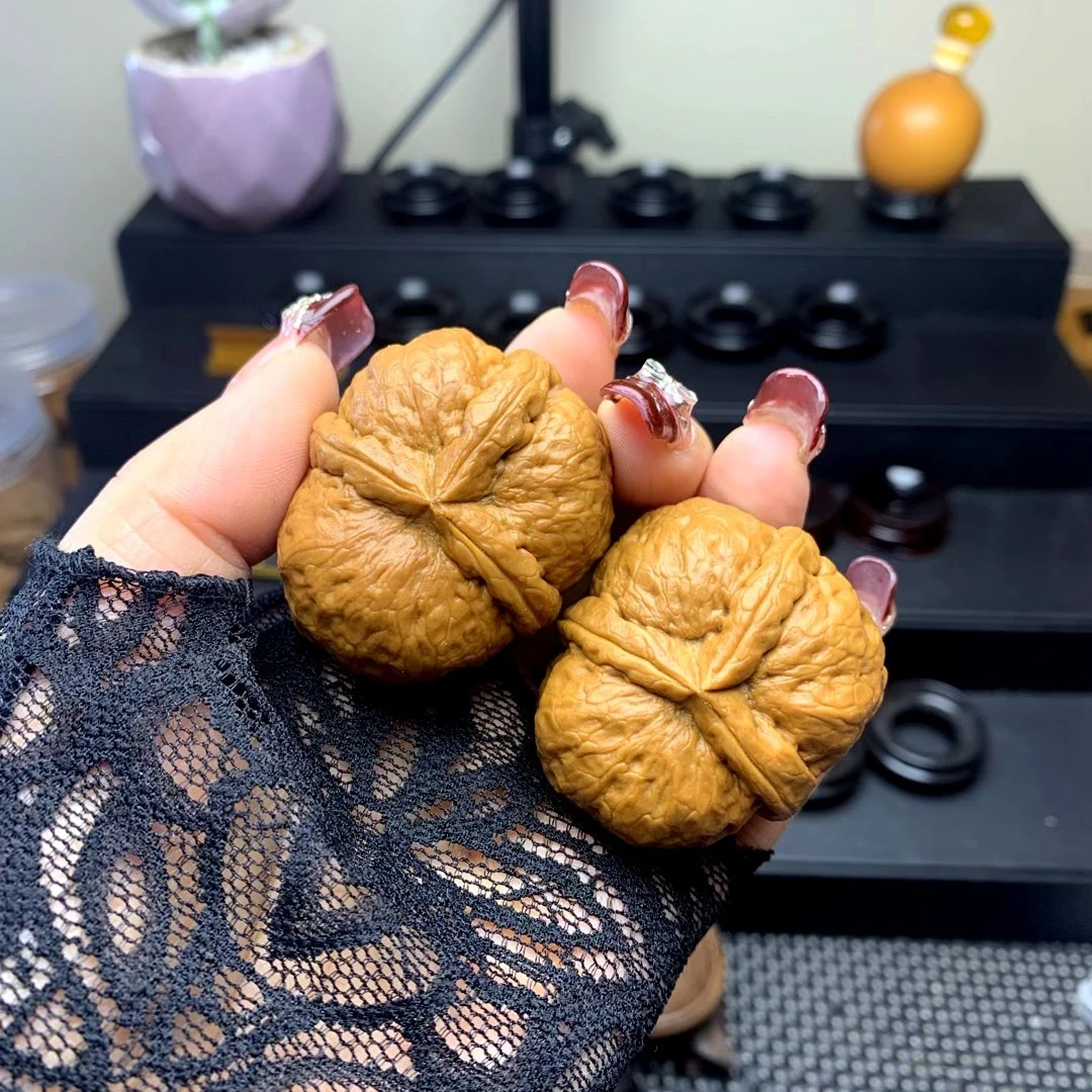 精品文玩核桃:大尺寸粗筋_榨耀包三棱(全品无修无剪-源于野生)