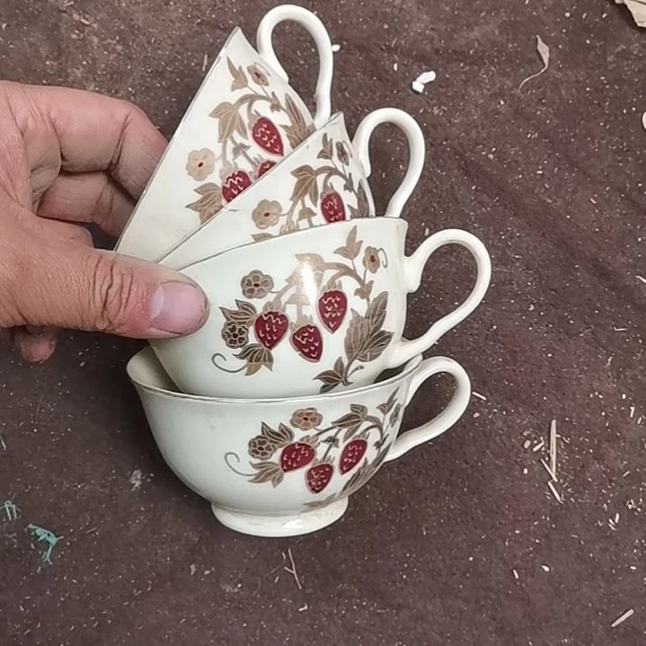 摆件烧制问题都是正常的，29号微瑕疵