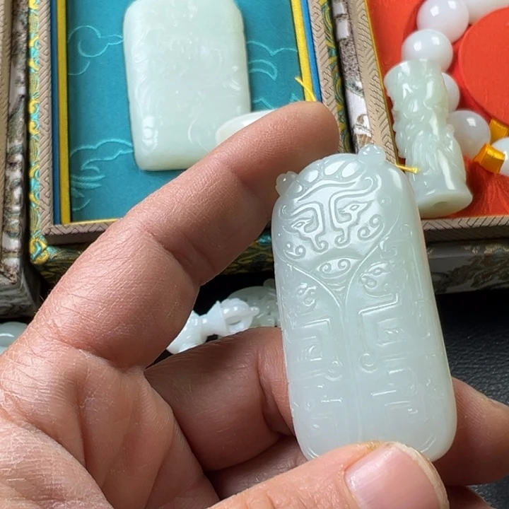 和田玉（糖玉）未镶嵌挂件