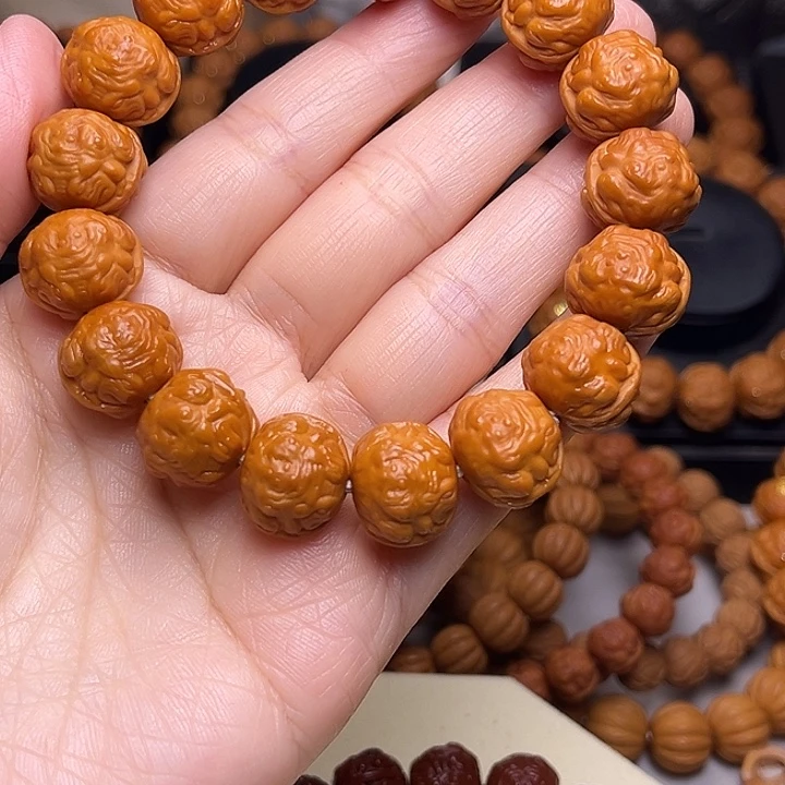 吊坠猴头核桃1.6素金蟾