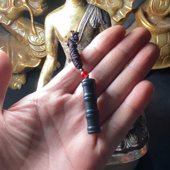 走***铺和田玉未镶嵌挂件