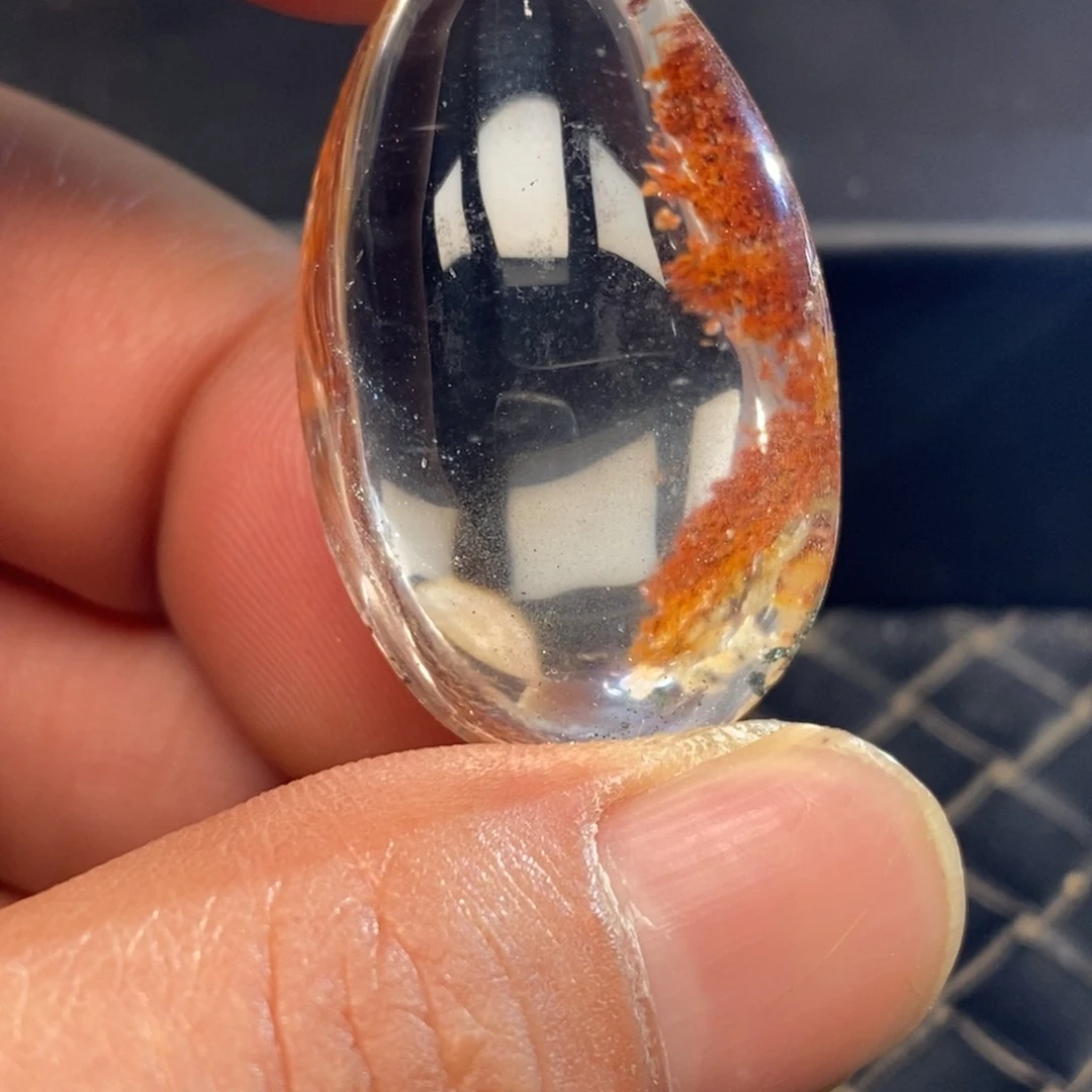 水晶颈饰未镶嵌布****?