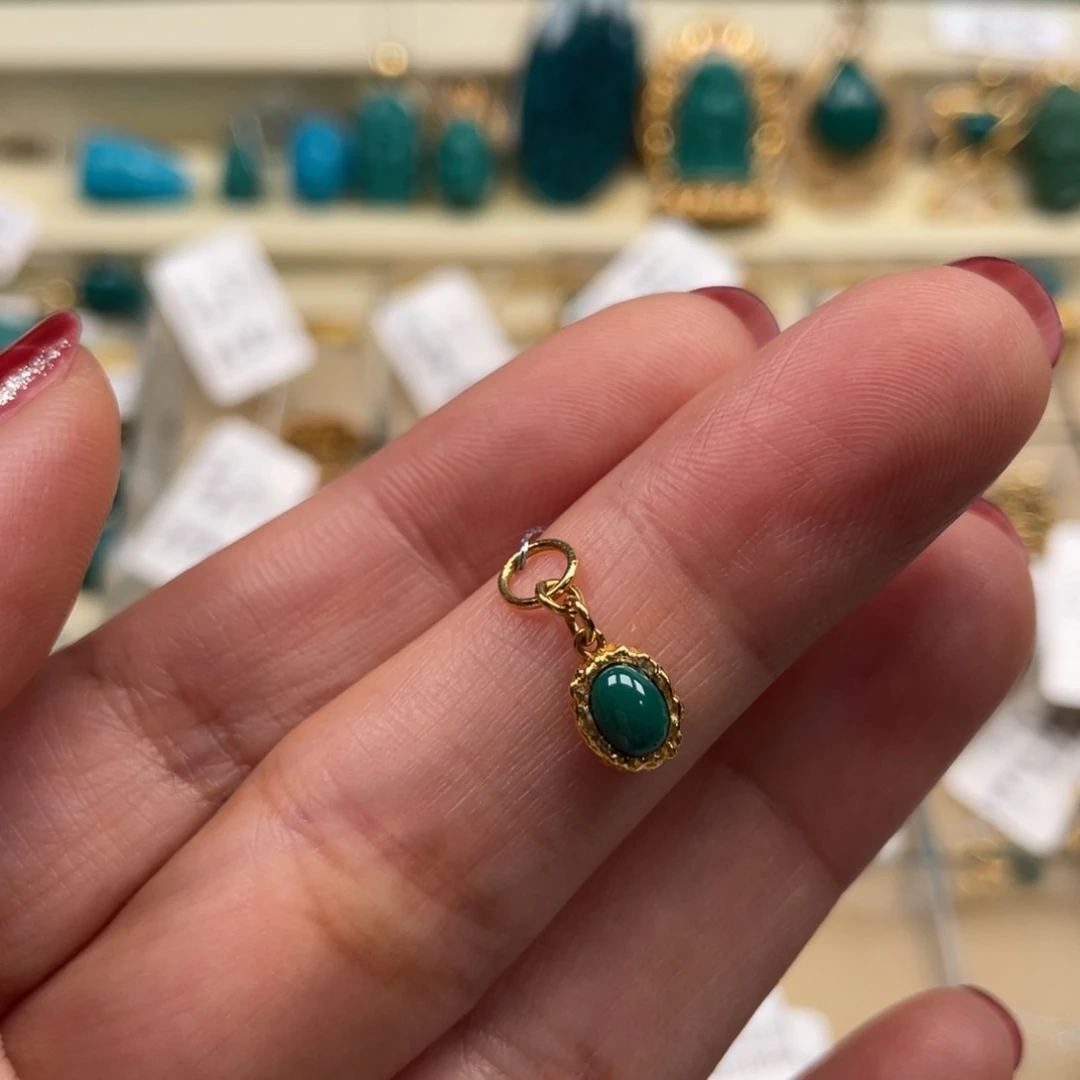 18K金镶嵌绿松石珠宝奇石侧挂