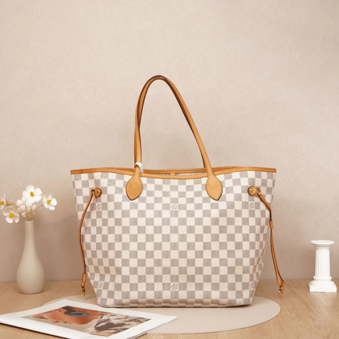 95新 LouisVuitton/路易威登 中号白棋盘格DS023841