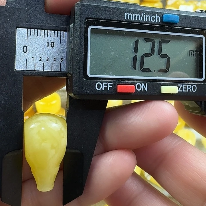 蜜蜡未镶嵌裸石16杂