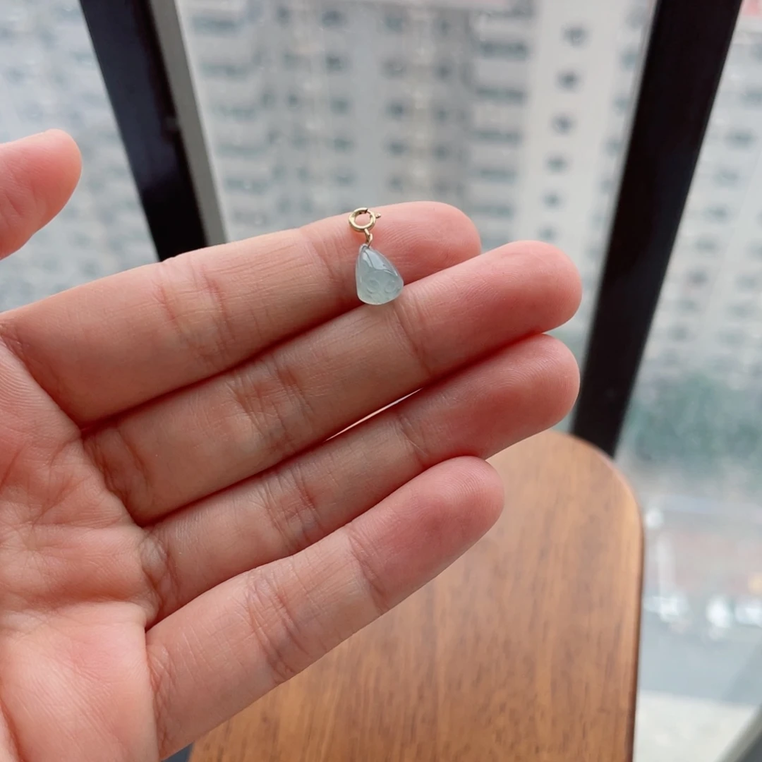 翡翠颈饰18K金镶嵌灵莲蓬