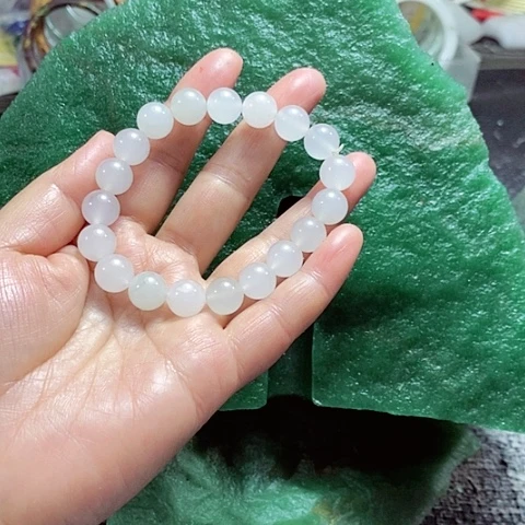 新疆天山翠手链卡1.0