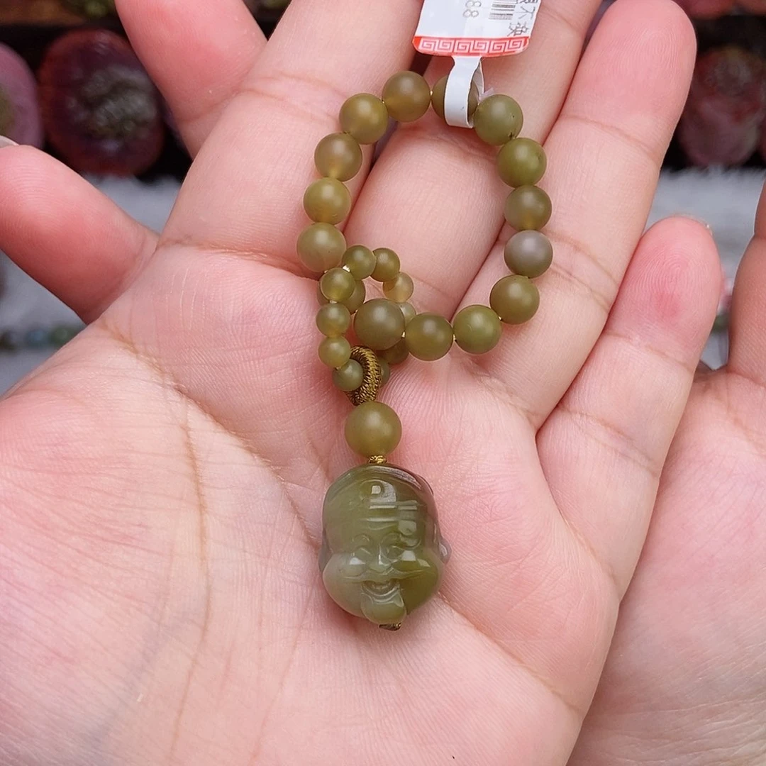 颈饰未镶嵌石英质玉（盐源）