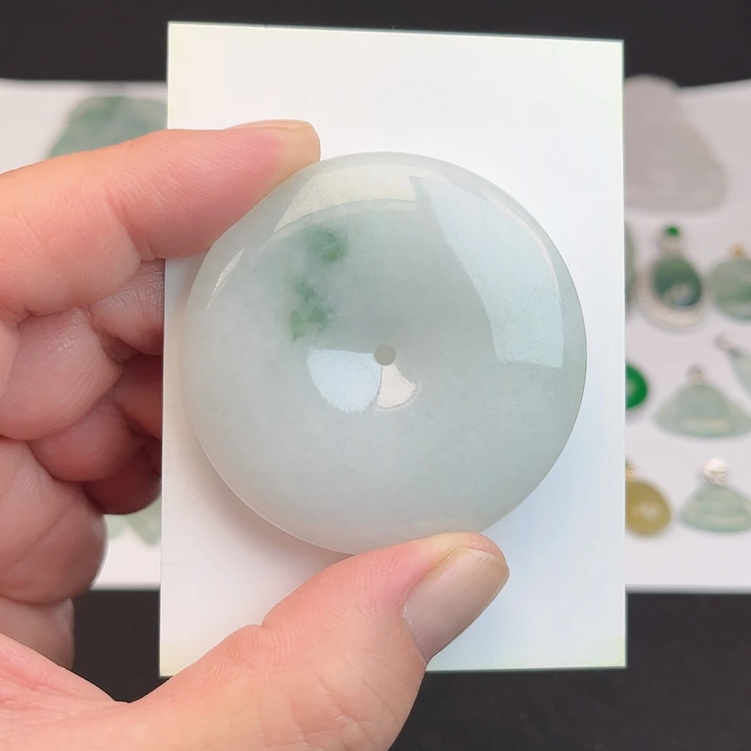 翡翠未镶嵌颈饰大平安扣