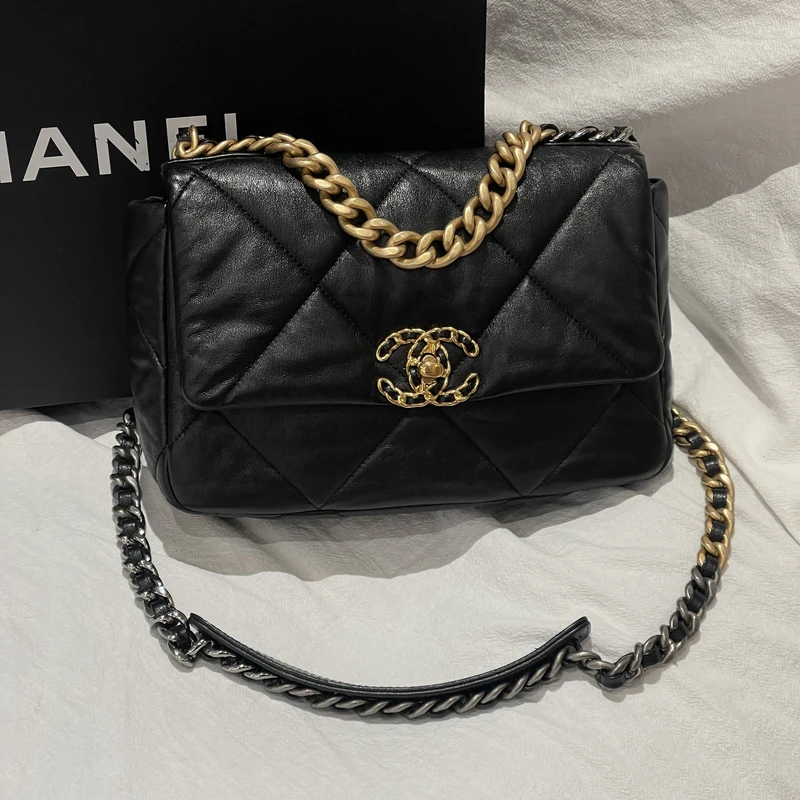 未使用 Chanel/香奈儿 壹所奢品Chanel 19bag 中号 黑金闲置
