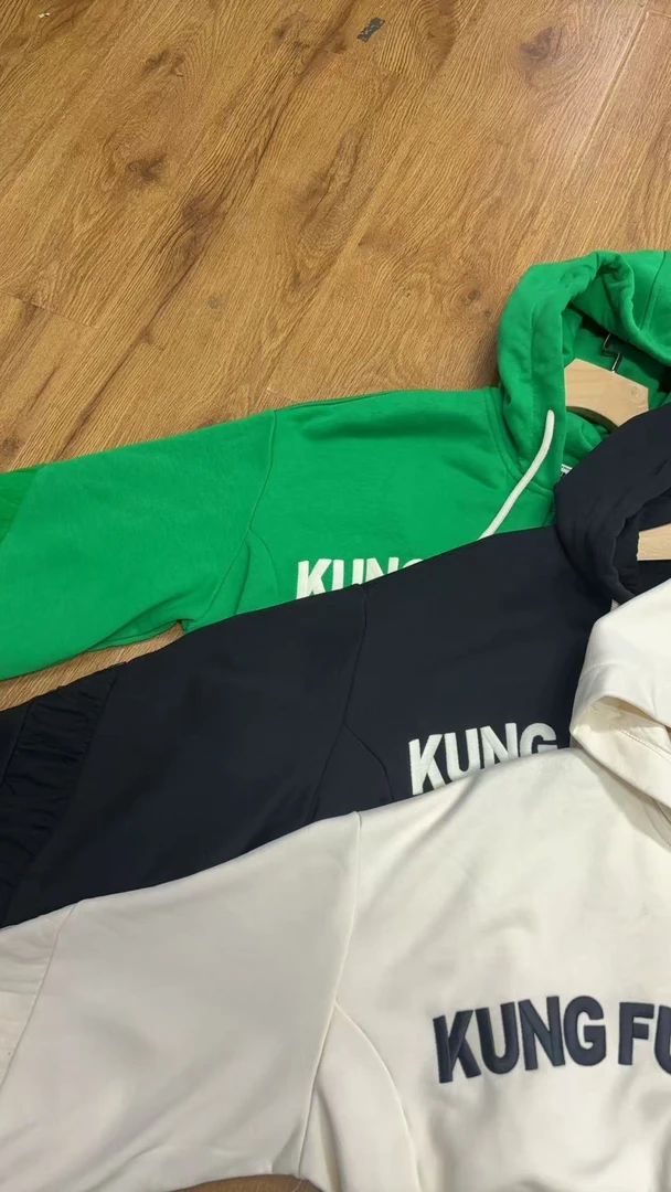 8970女外套【二等品绣花】连帽开衫新款秋冬女外套