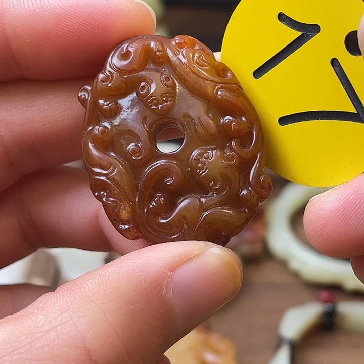 和田玉（糖玉）未镶嵌颈饰