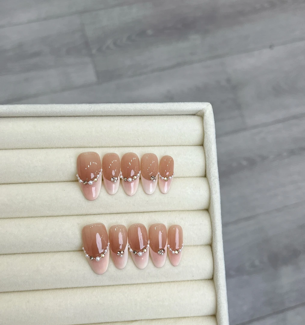 【蛋奶冻】珍珍手工穿戴甲奶酪白法式渐变精致珍珠拼钻可拆卸美甲