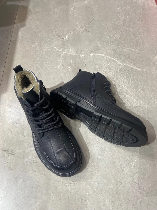 28001冬季男款加绒雪地靴牛皮内里羊毛皮毛一体舒适厚底潮鞋时尚