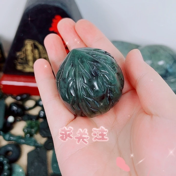 蛇纹石玉未镶嵌颈饰幸**云