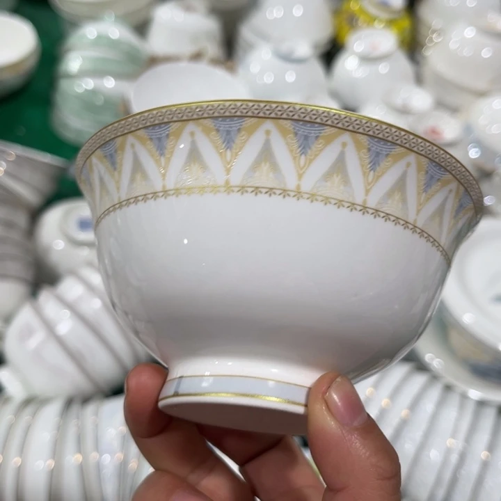 瓷片高脚碗八个微瑕4.5寸