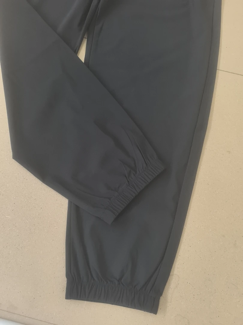 布料成品M标硅胶标束口速干休闲褲