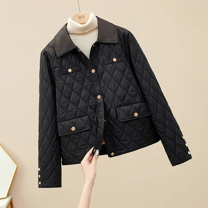 她池2025冬装新款女装时尚短款棉衣简约翻领菱形格棉服T43B4021H