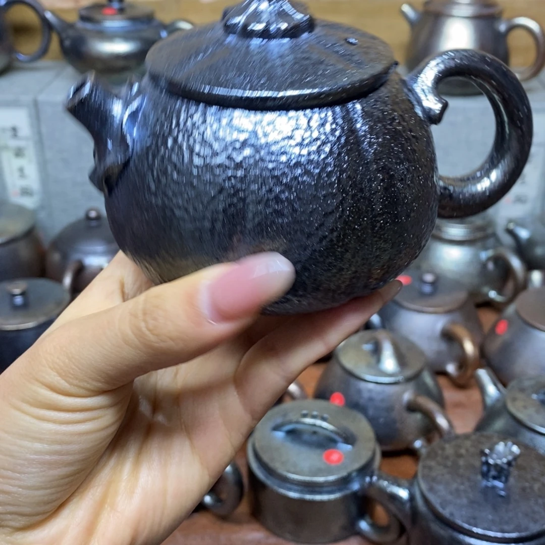 陈***华云南建水紫陶柴烧壶