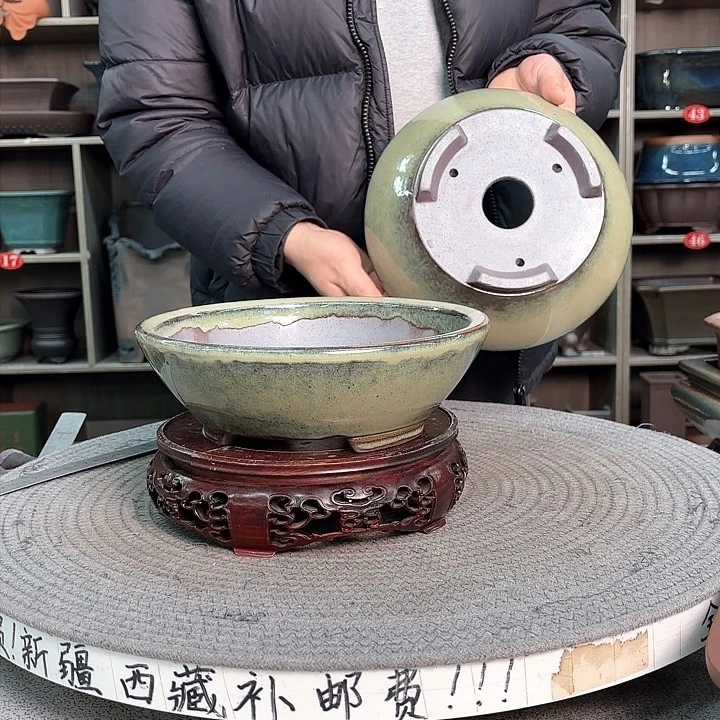 紫砂花盆紫砂的颜色很好看呀