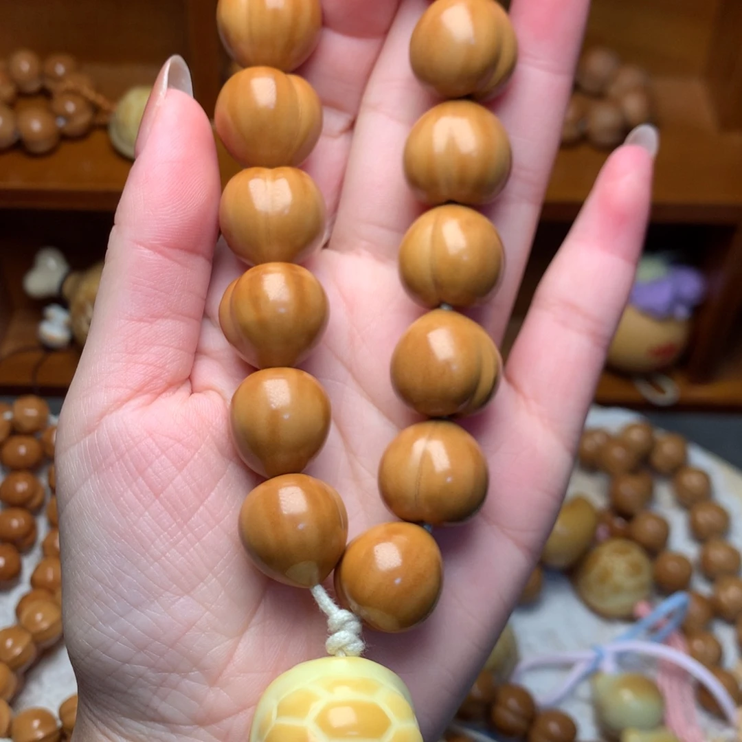 猴头核桃吊坠17新款屁桃手持富甲