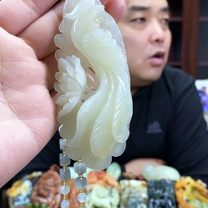 蛇纹石玉吊坠未镶嵌