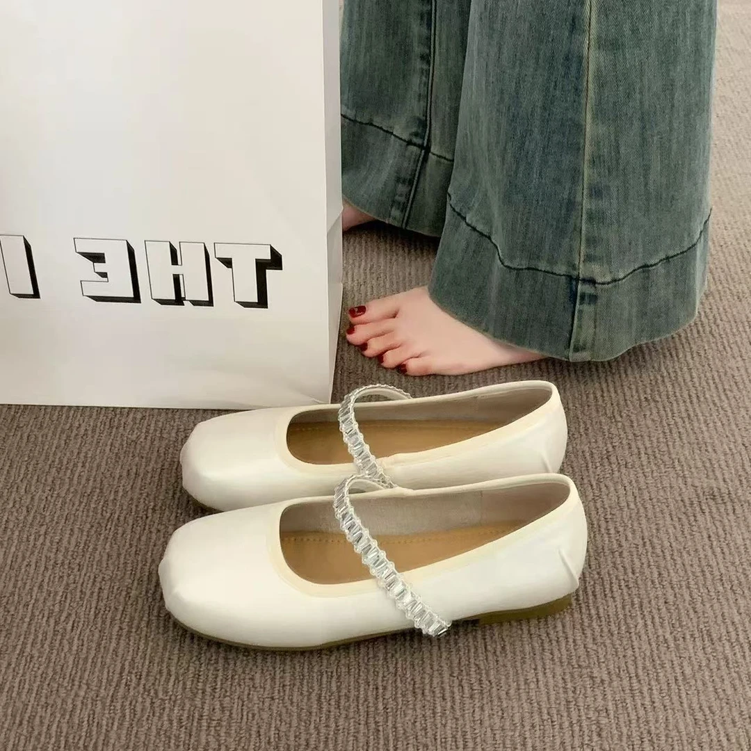 法式晚风银色单鞋女夏2025新款配裙子平底不累脚绝美玛丽珍小皮鞋