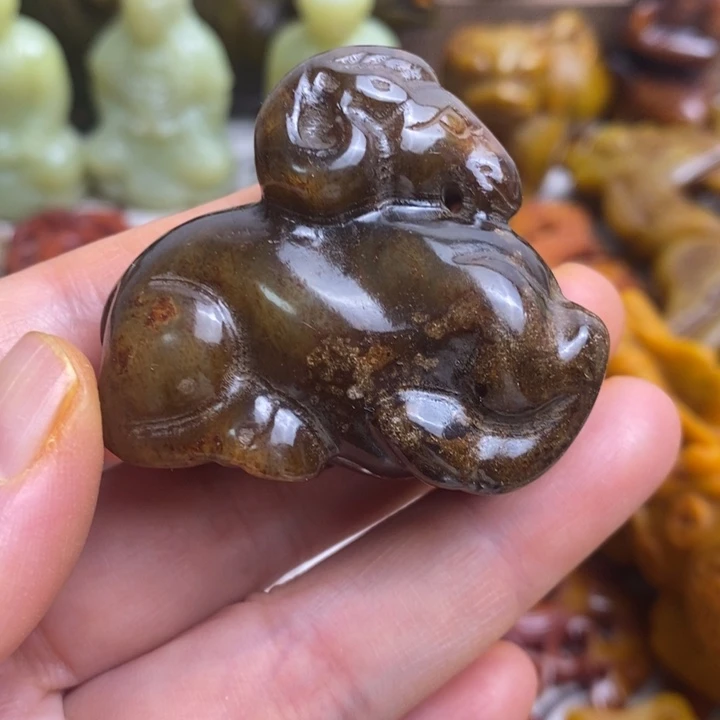 未镶嵌蛇纹石玉颈饰10