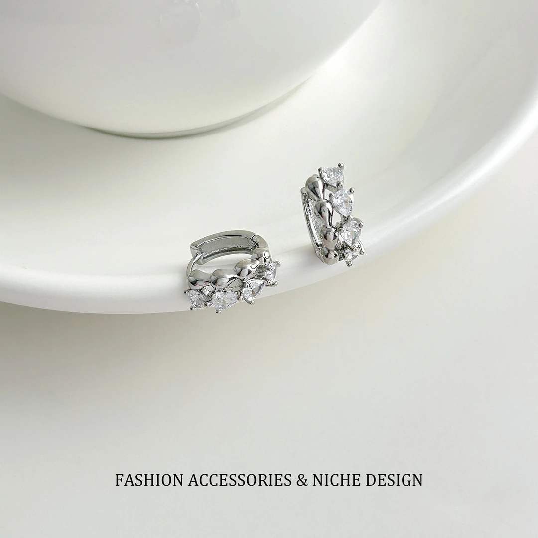 璀璨星河超闪锆石耳扣女新款爆款高级感轻奢气质百搭小耳圈耳环女