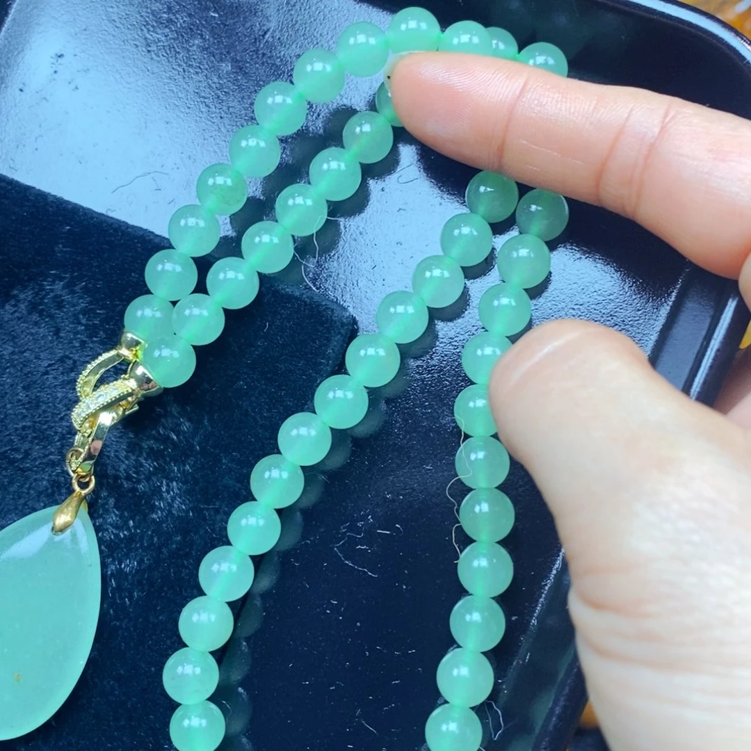 颈饰未镶嵌石英岩玉