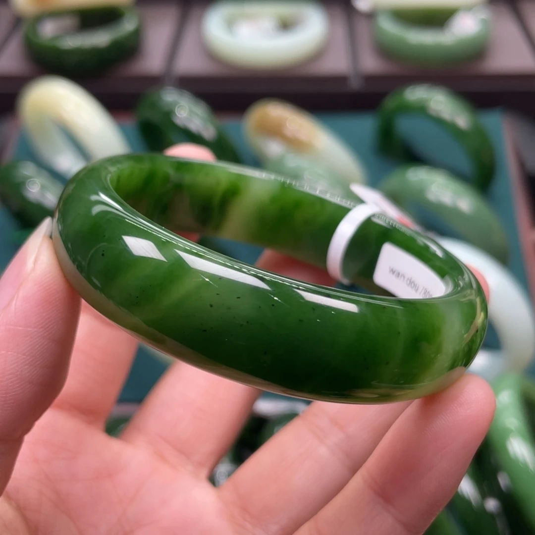 和田玉（碧玉）未镶嵌手镯