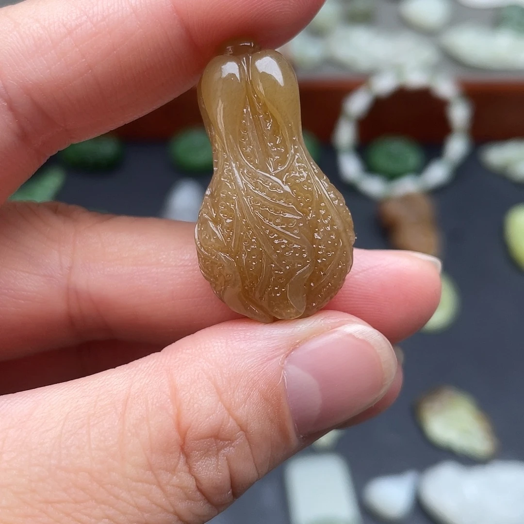 颈饰未镶嵌和田玉糖色白菜吊坠