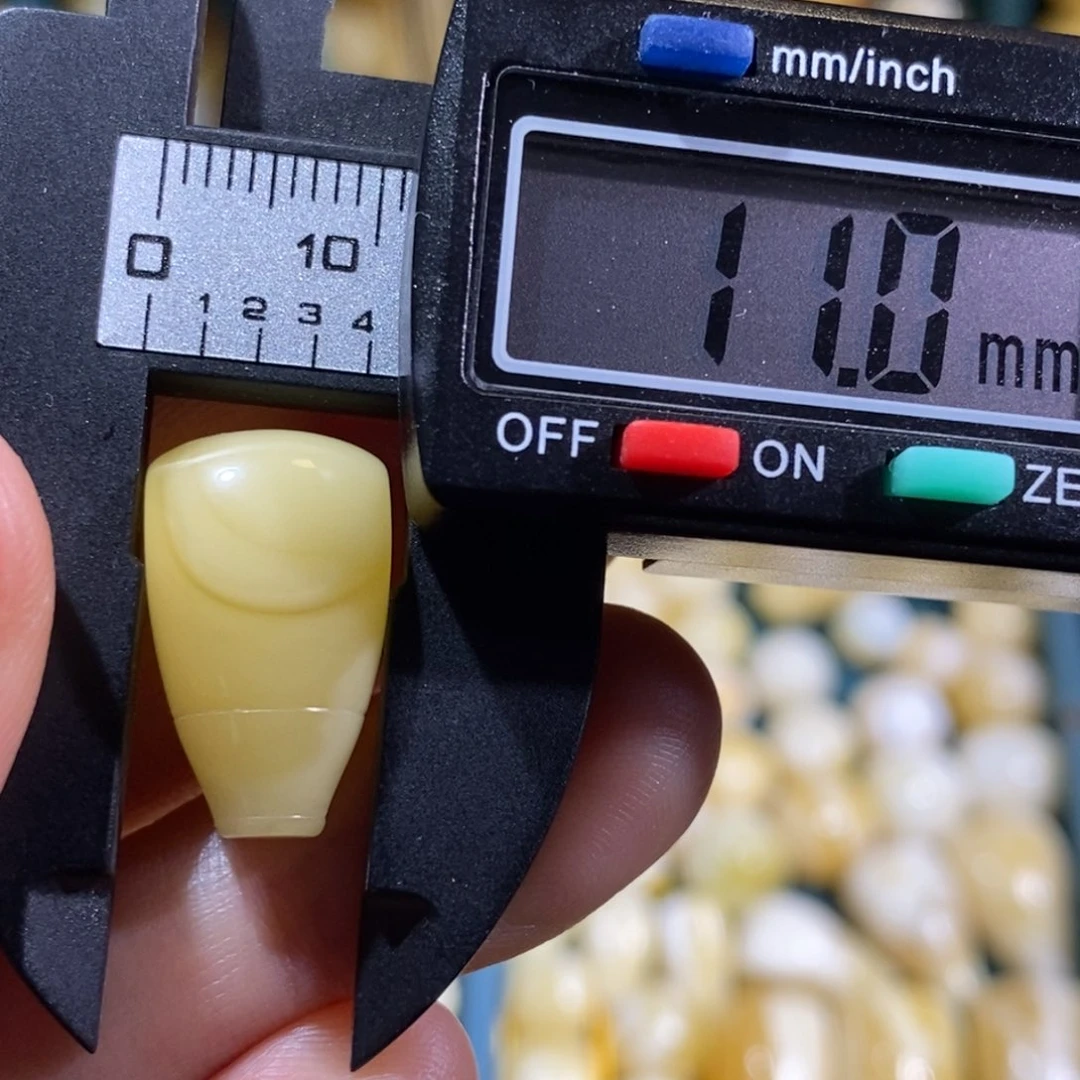 蜜蜡裸石未镶嵌配饰