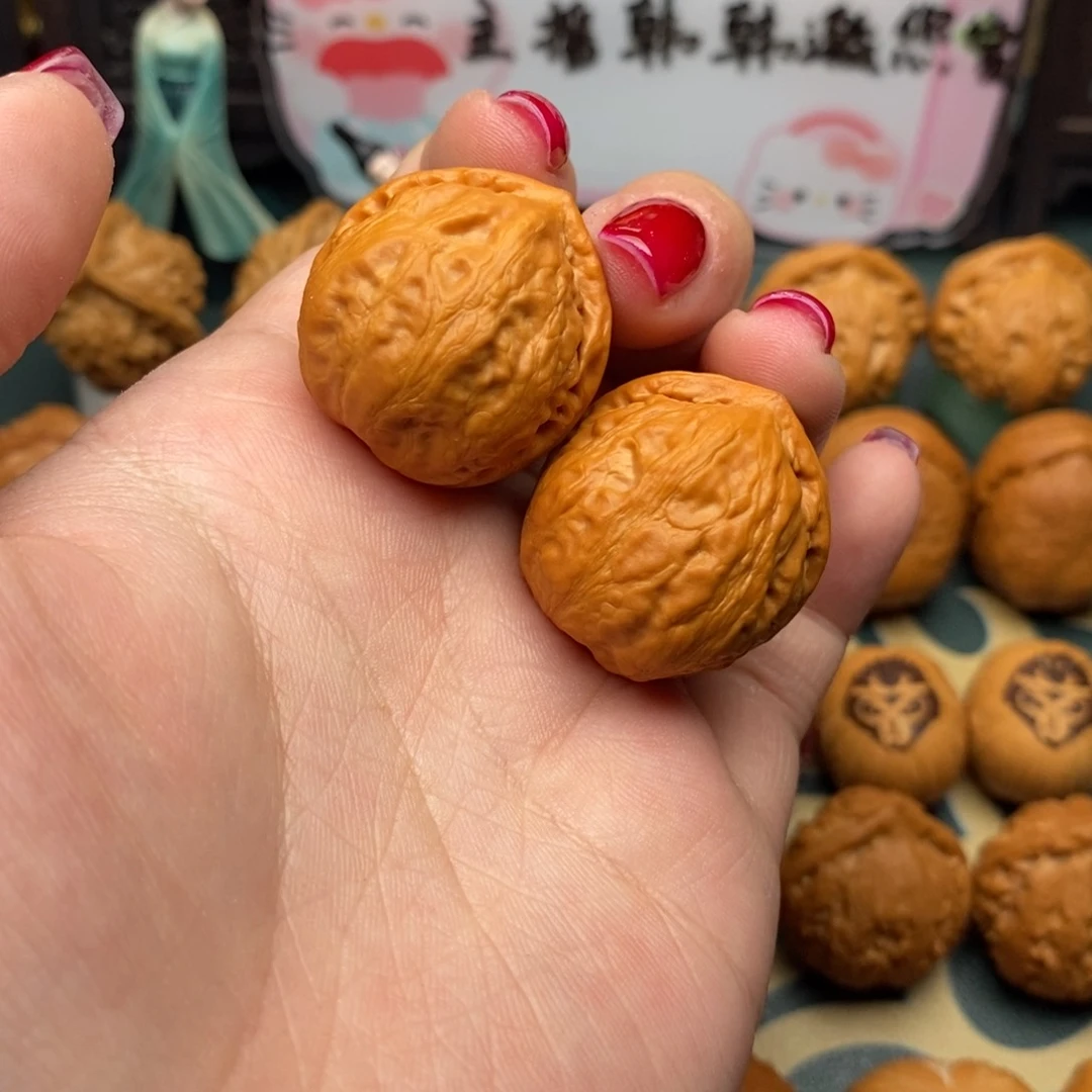 文玩核桃把件绣球