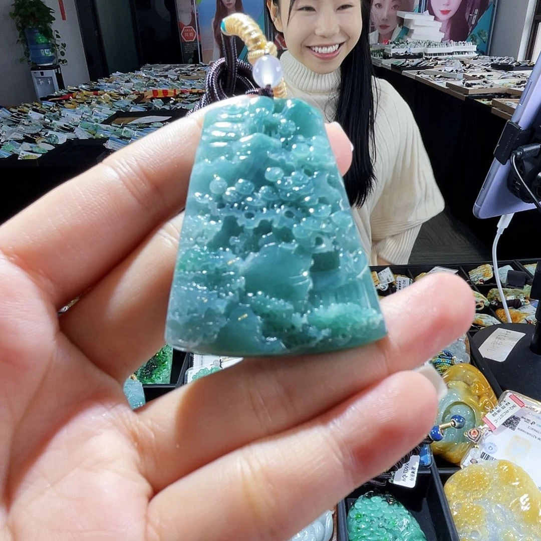 颈饰未镶嵌翡翠一