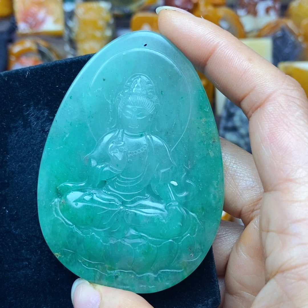 未镶嵌石英质玉（黄龙玉）颈饰