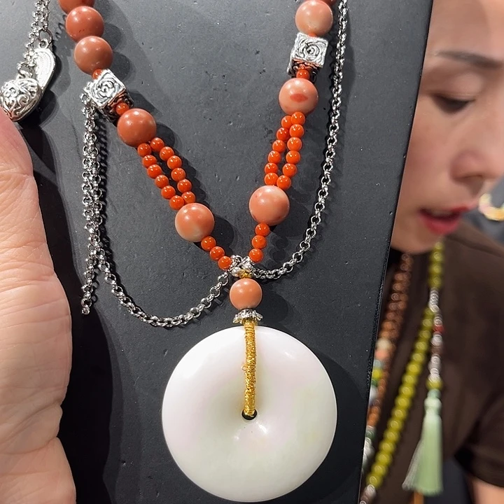 颈饰未镶嵌和田玉