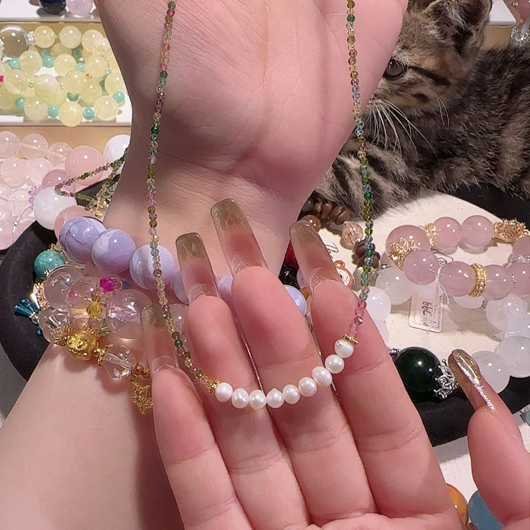 水晶手镯未镶嵌吧