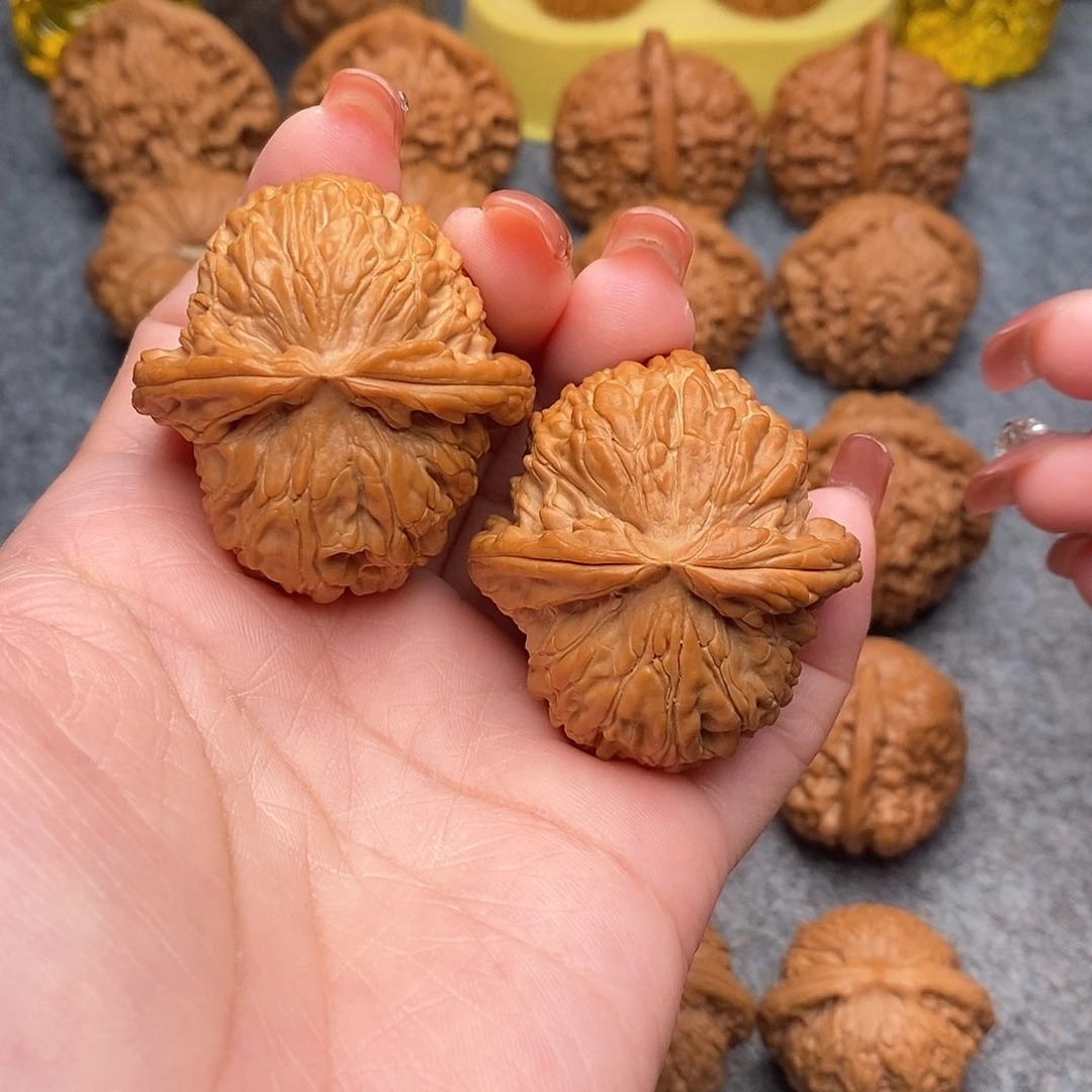 文玩核桃把件精品大肚白狮子41全品