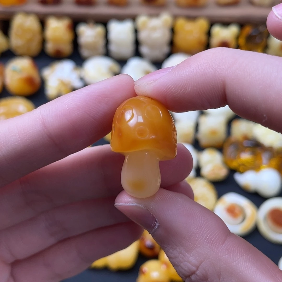 琥珀珠宝奇石未镶嵌