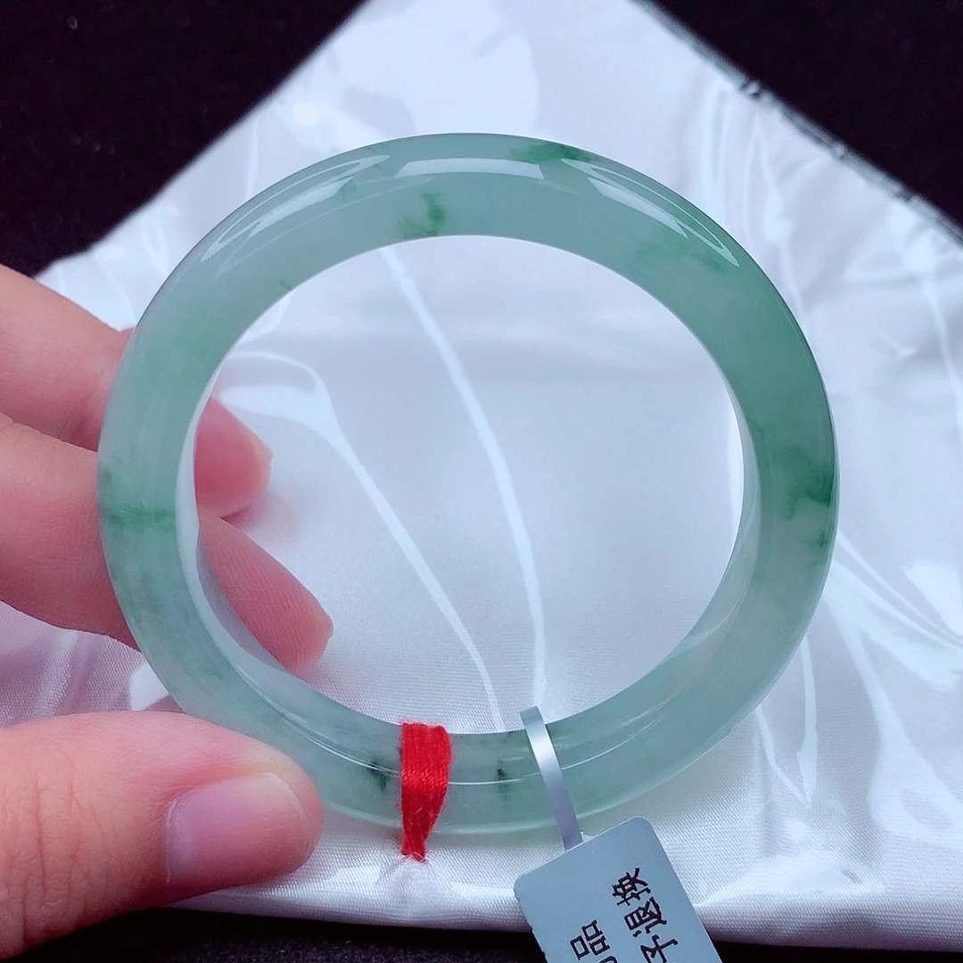 翡翠手镯未镶嵌天然缅甸