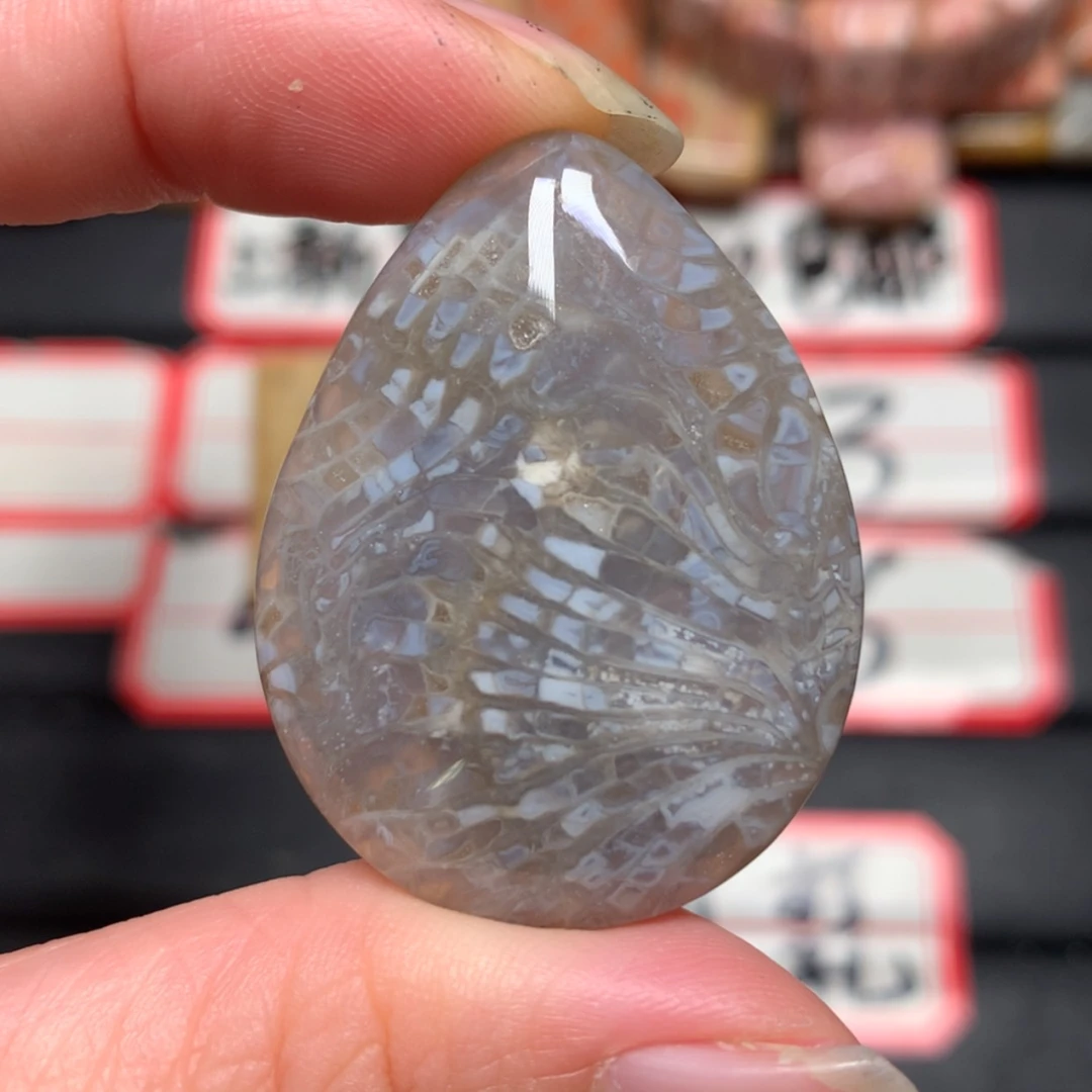 【闪购商品】未镶嵌颈饰硅化玉月**沉
