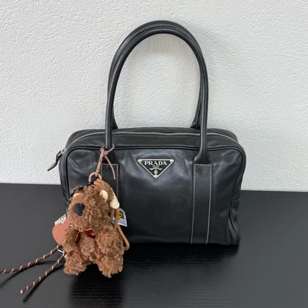 95新 Prada/普拉达 黑银软皮大标长柄plume单肩包 底长28 118728