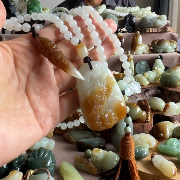 老***多和田玉（糖玉）未镶嵌颈饰